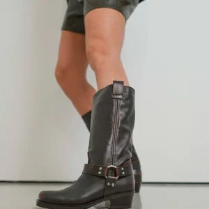 Biker in pelle punta quadrata