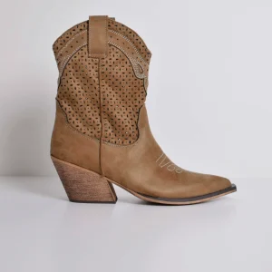 Texano Forato Con Ricami