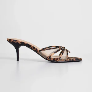 Sandalo Con Tacco E Fiocchetto