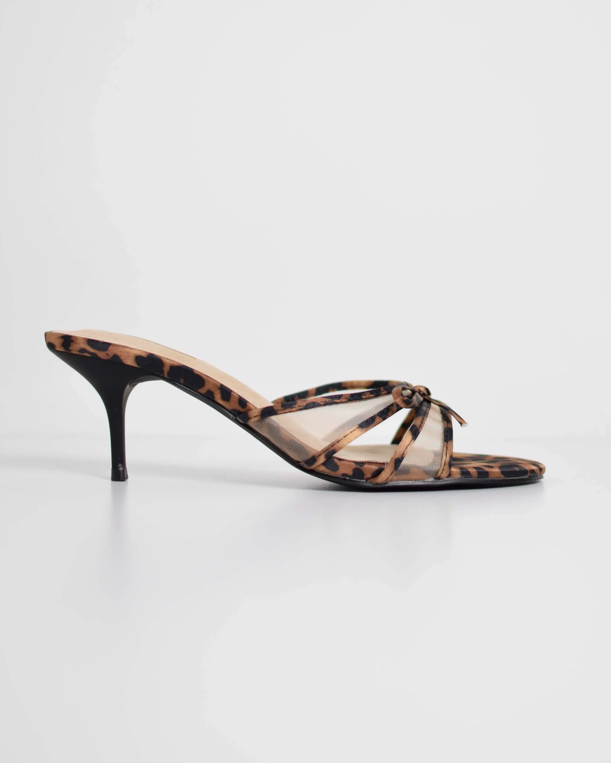 Sandalo Con Tacco E Fiocchetto - immagine 2