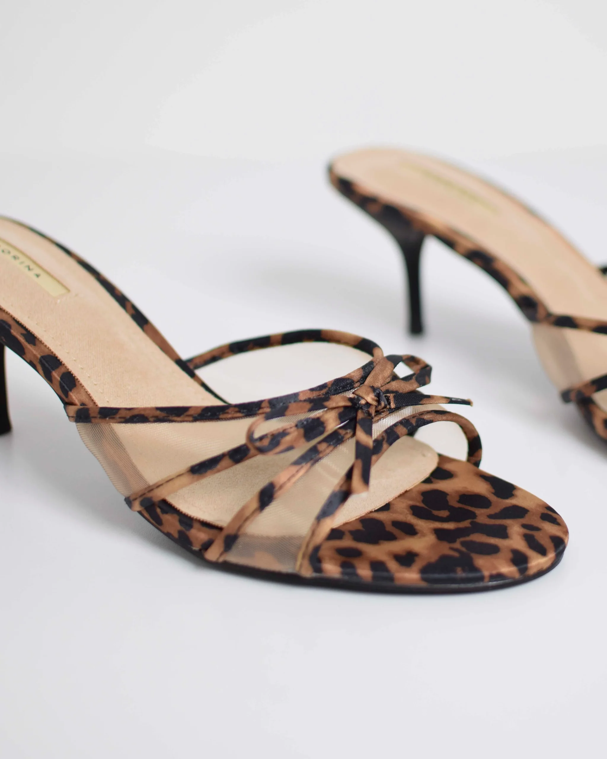 Sandalo Con Tacco E Fiocchetto - immagine 5