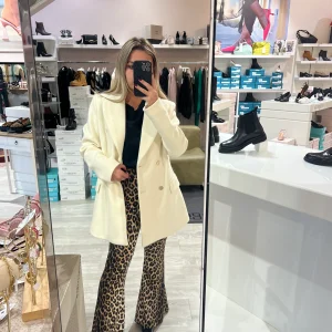 Cappotto corto doppiopetto avorio -CP0006