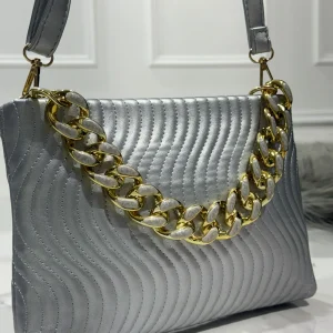 Monica Silver - Borsa