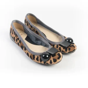 DOVE NUOTANO GLI SQUALI - Ballerina Becky - Pony Leopard