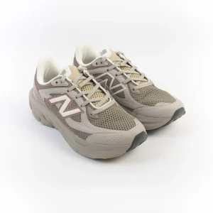 NEW BALANCE - Sneakers - UTRNAC - Tortora