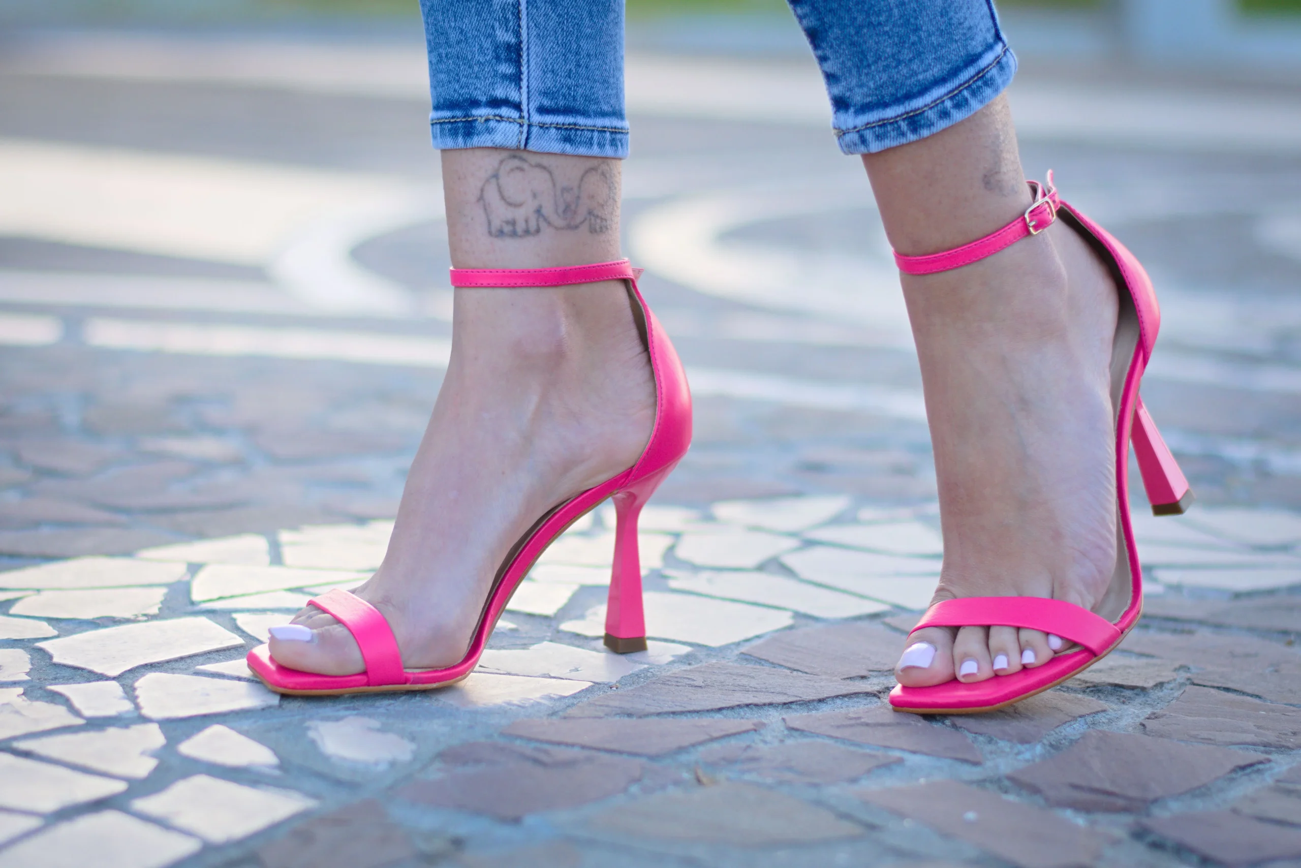 Sandalo con tacco chiuso dietro fucsia -2086C2