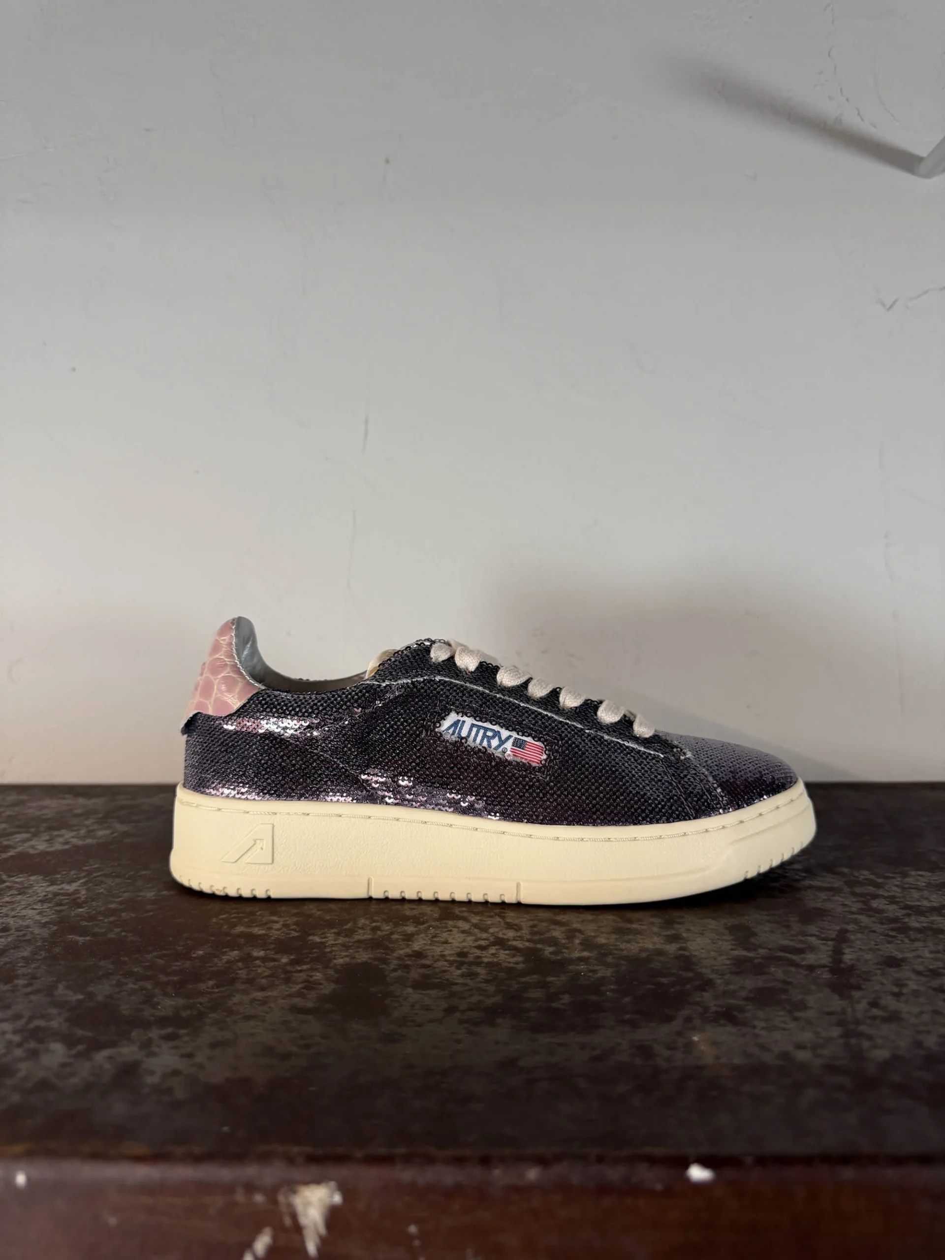 Autry sneakers ADLW TI02 sparkling steel