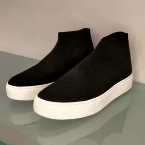 Sneakers WHAT FOR in tessuto elasticizzato nero