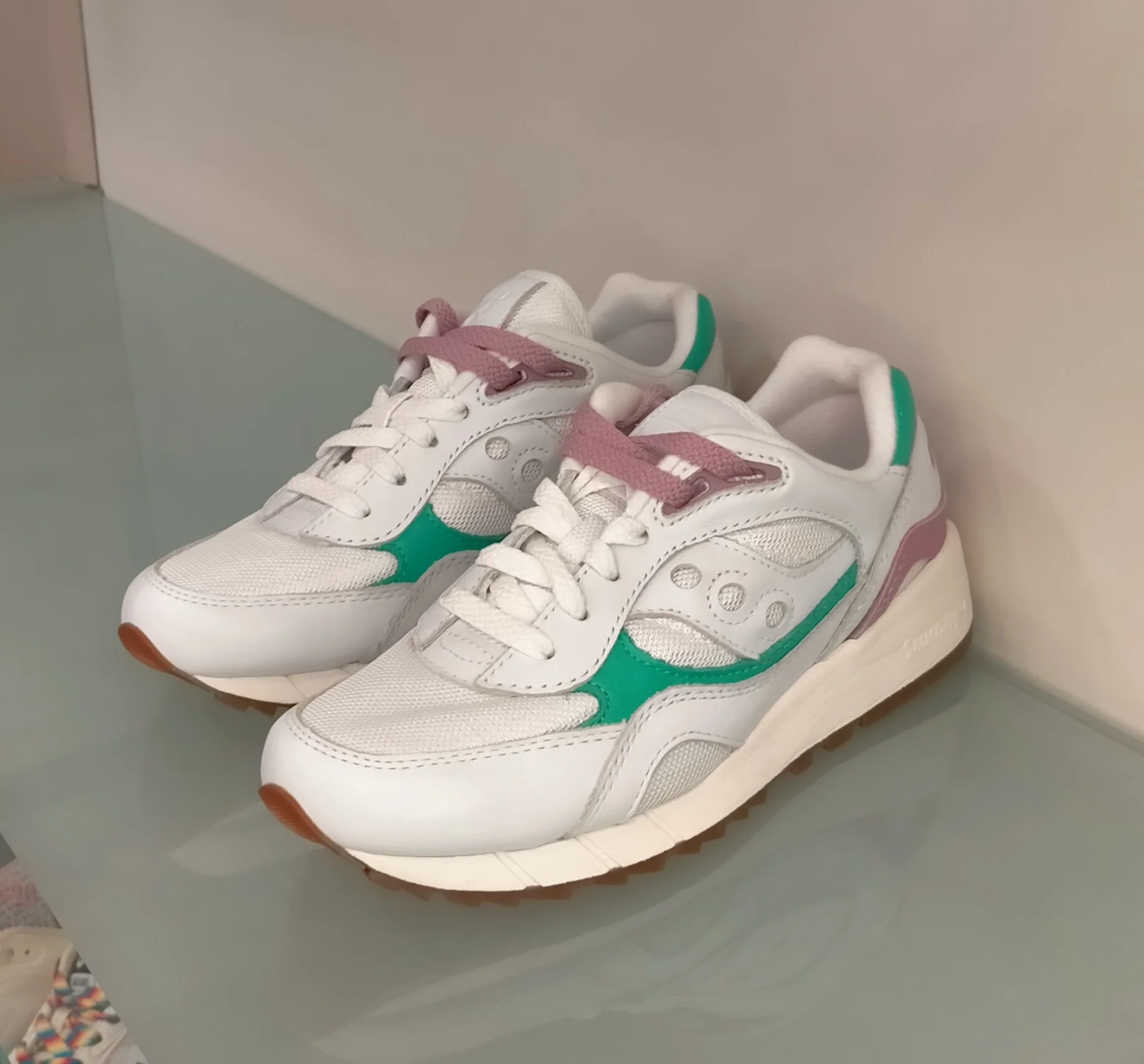 Sneakers SAUCONY in tessuto bianco con riporti in pelle bianca/verde/rosa - immagine 2