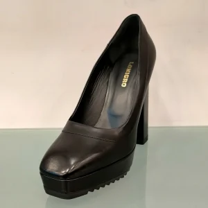 Dècolletè Lonigro punta quadrata in pelle nera con plateau