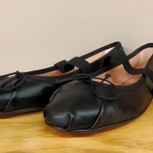 Ballerine PRETTY BALLERINAS 52025A in pelle nera, punta tonda