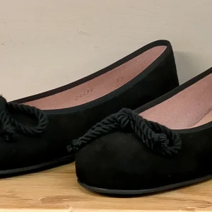 Ballerine PRETTY BALLERINAS 35663 in camoscio nero