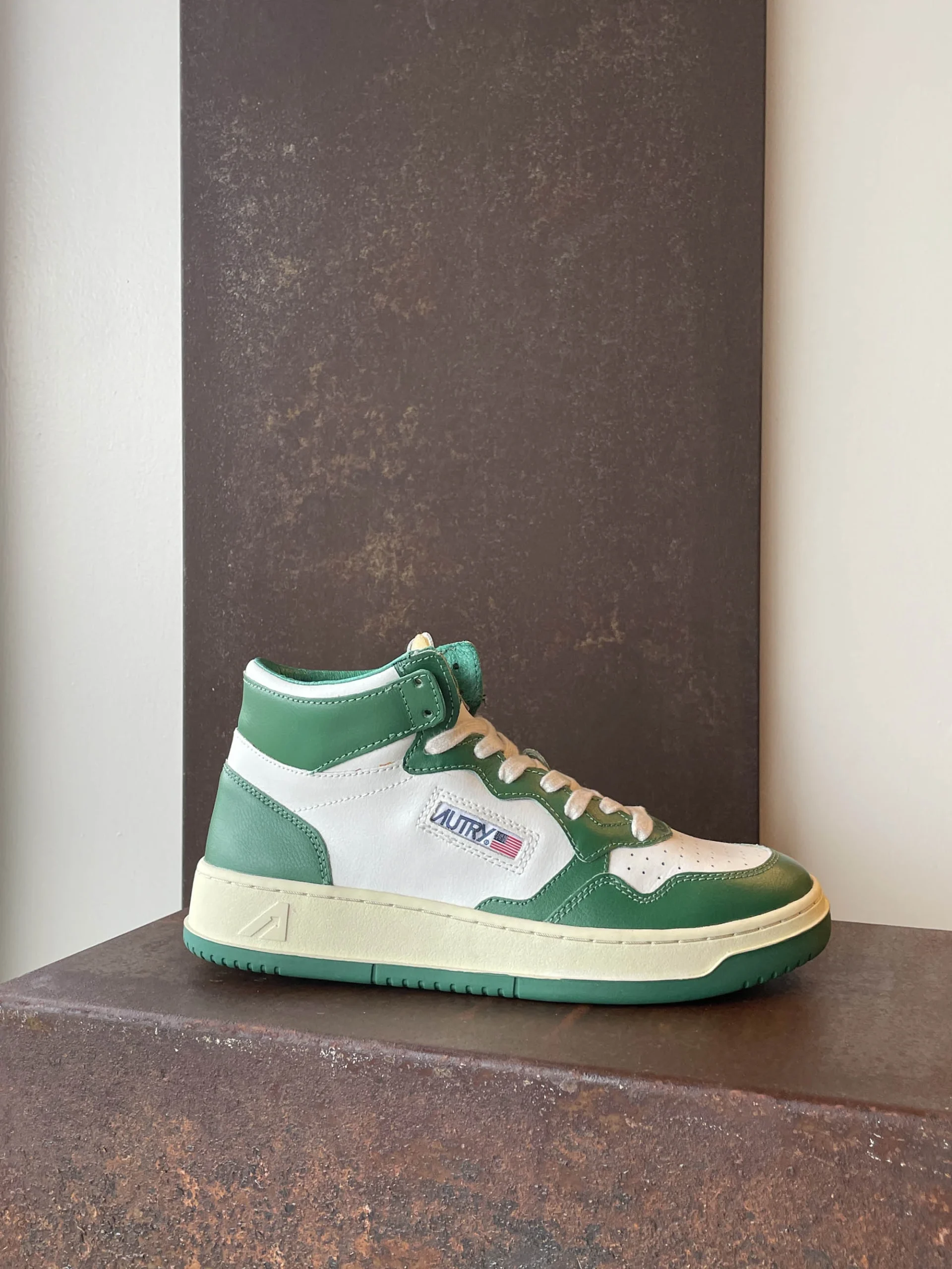 Autry Medalist Mid Man Sneakers in pelle bianca e verde - immagine 3