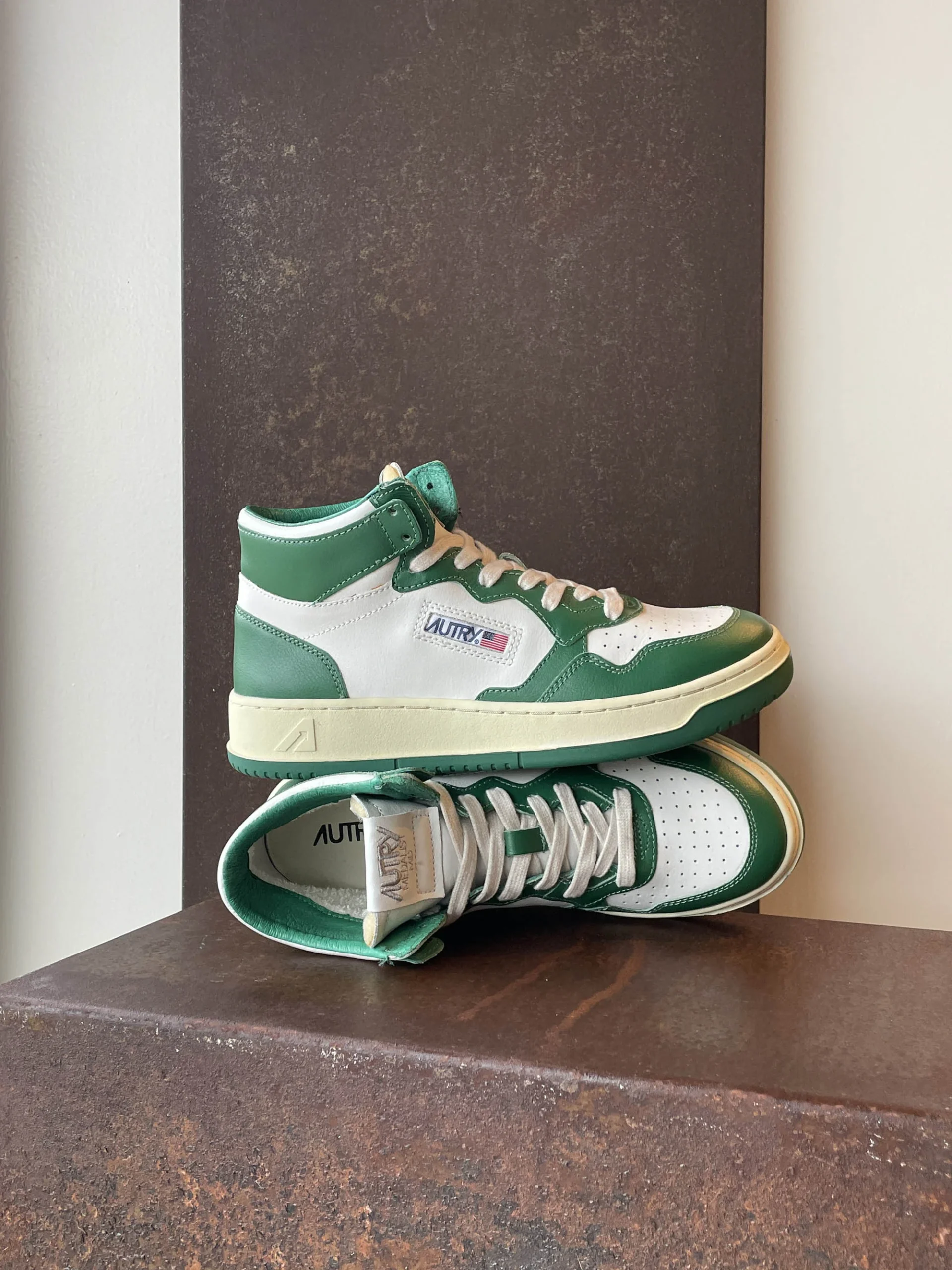 Autry Medalist Mid Man Sneakers in pelle bianca e verde - immagine 6