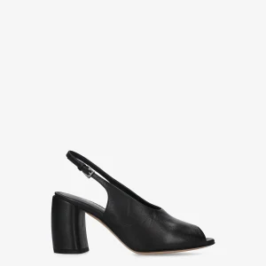 Leather sandals with heels