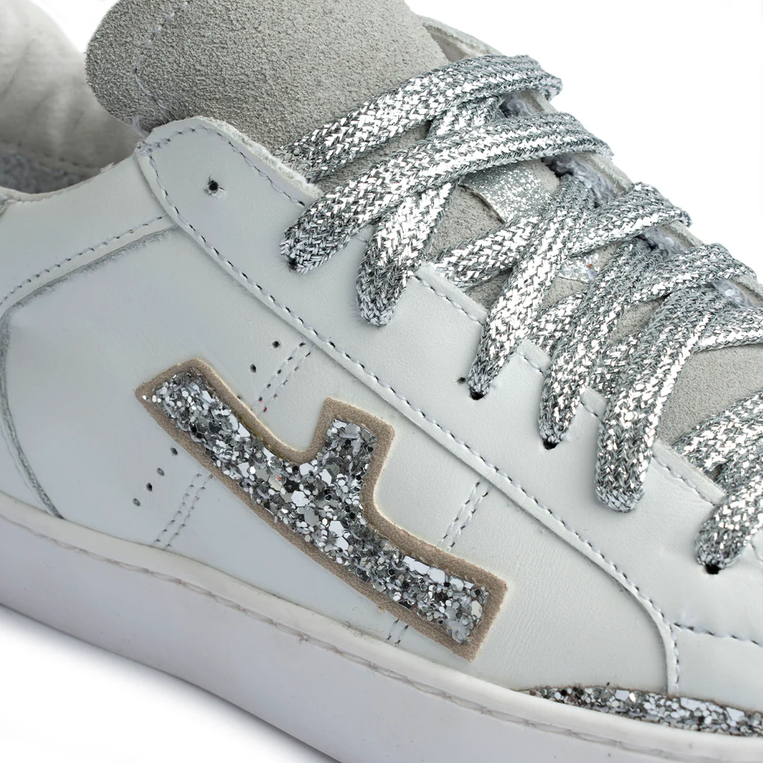 Sneaker in pelle bianca con dettagli glitter argento Donna - immagine 4