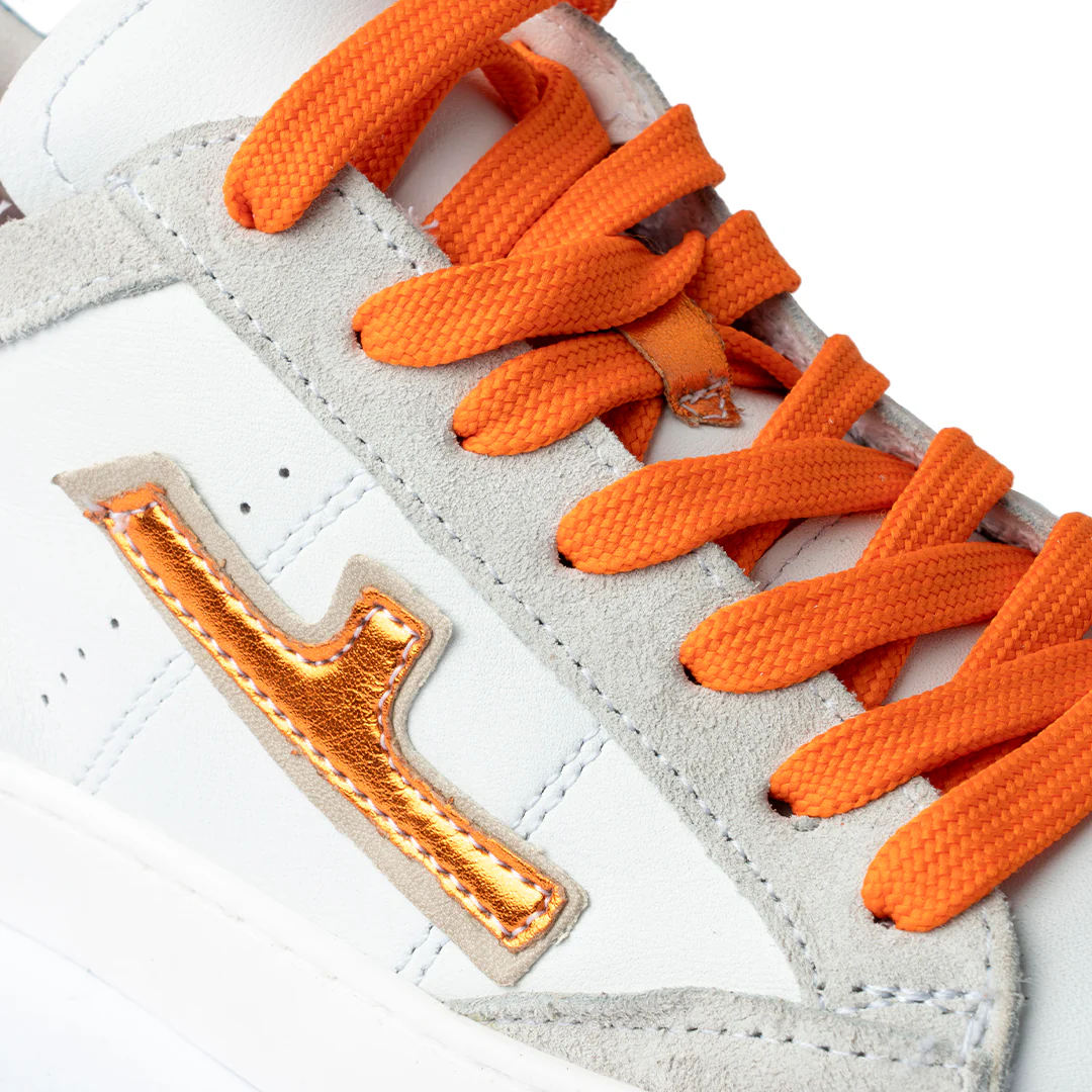 Sneaker in pelle bianca con dettagli e lacci oro e azzurro Donna - immagine 5