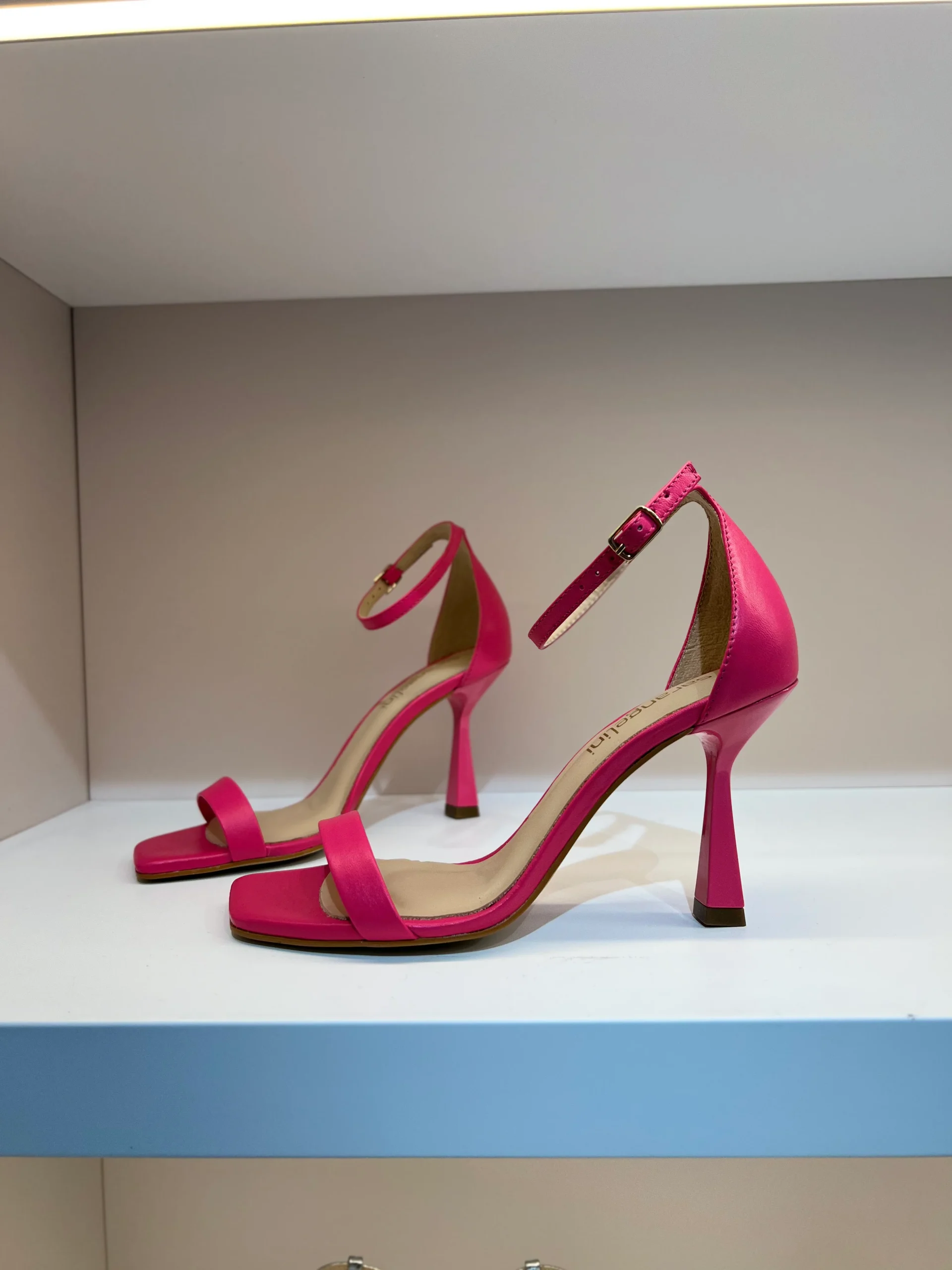 Sandalo con tacco chiuso dietro fucsia -2086C2 - immagine 4